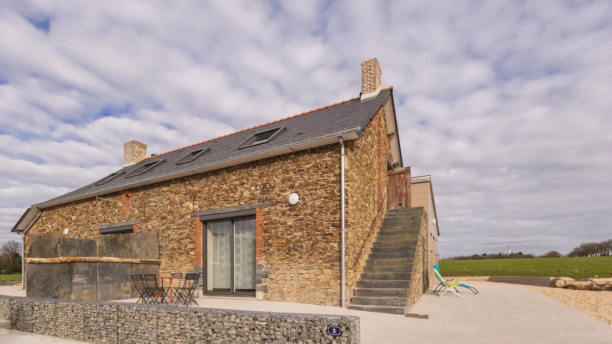 Nort-sur-Erdre Cottage | Quiet Country House with Terrace, 3 Bedrooms