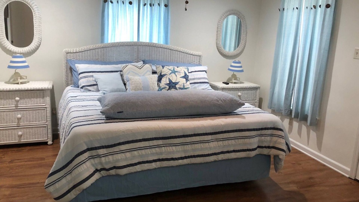 Jarreau House | Quiet country home across from False River on Island Road