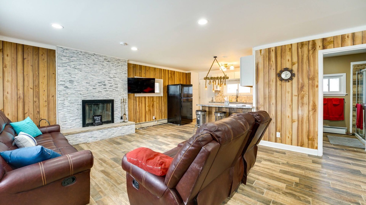 Deford House | Quiet Country Home By Shay Lake!