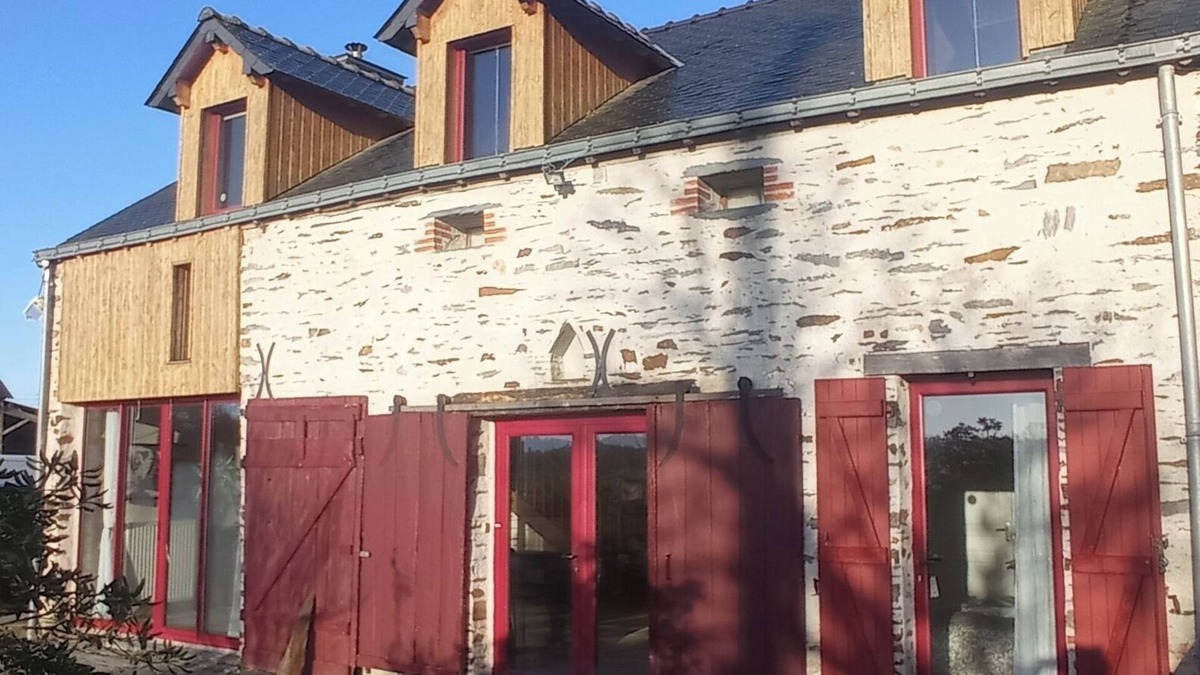 Jans House | Quiet country house located halfway between Rennes and Nantes.