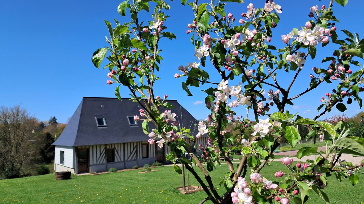 Pont-Audemer - Val de Risle Cottage | Quiet country house overlooking the valley