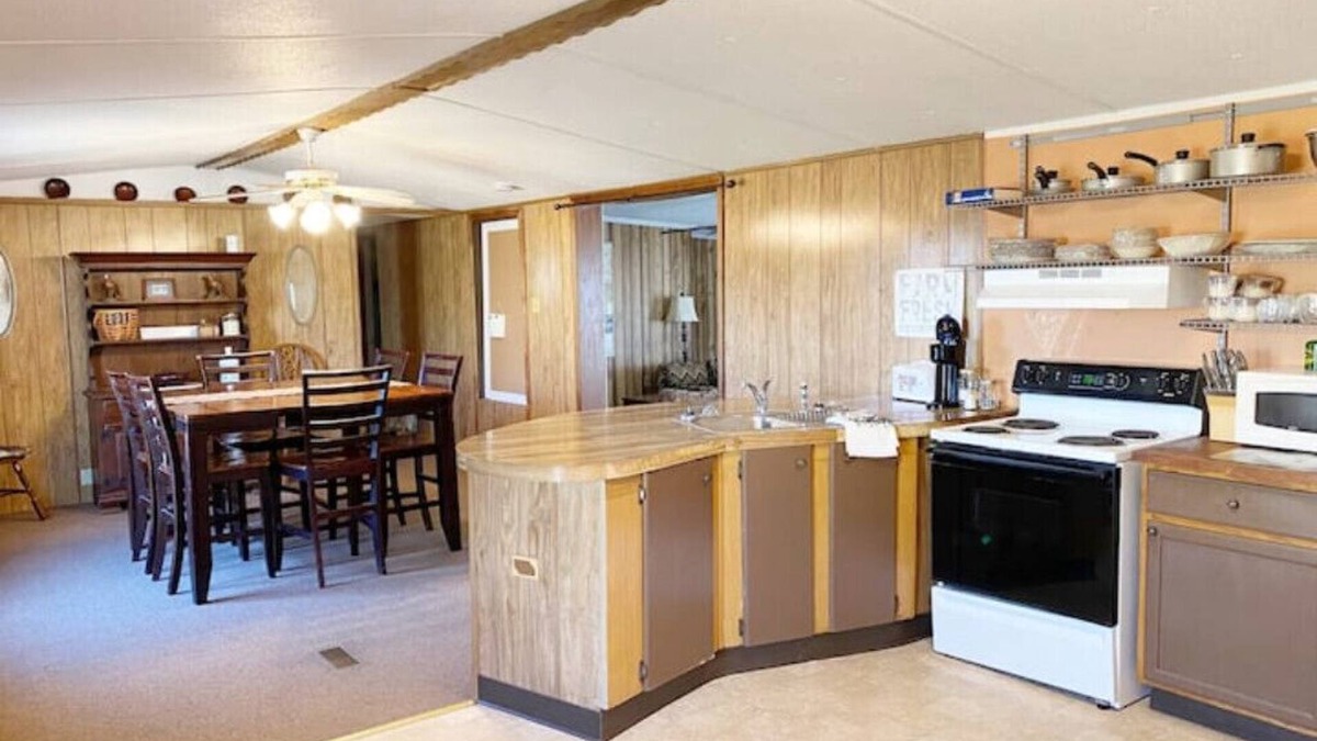 Kinards House | Quiet country living, mobile home down dirt lane