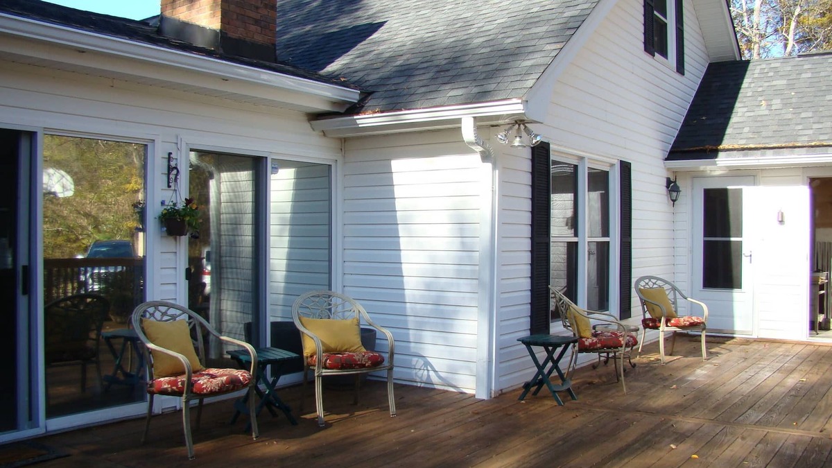 Mint Hill House | Quiet country living inside the Queen City.
