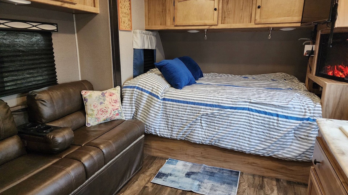 Faulkner County House | Quiet country setting!