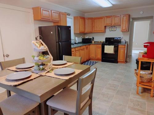 Mansura House | Quiet Country Small Family Home 5 minutes from town