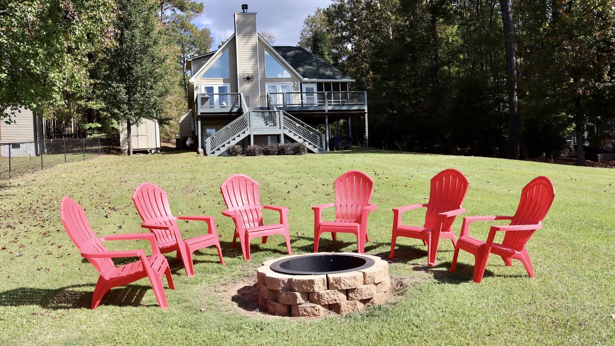 Hardwick House | Quiet Cove and Lakefront! Summer dates available!
