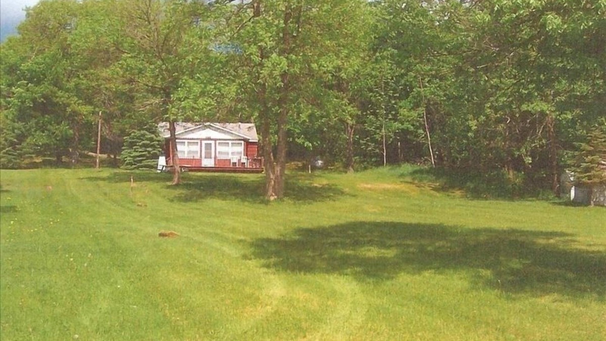 Remer Cabin | Quiet, Cozy Cabin on 400 feet of Beautiful Thunder Lake