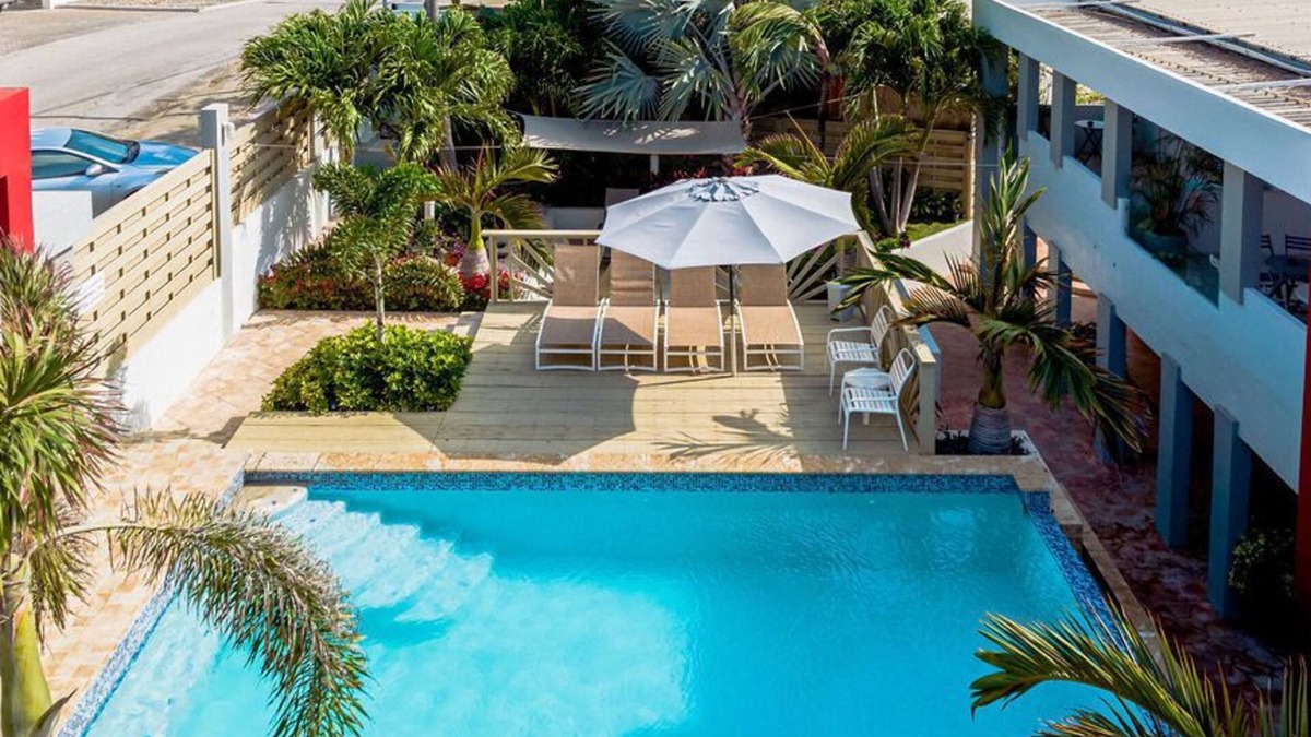 Boegoeroei Apartment | Quiet, Cozy & Central ~ Close to the Beach ~ Pool!
