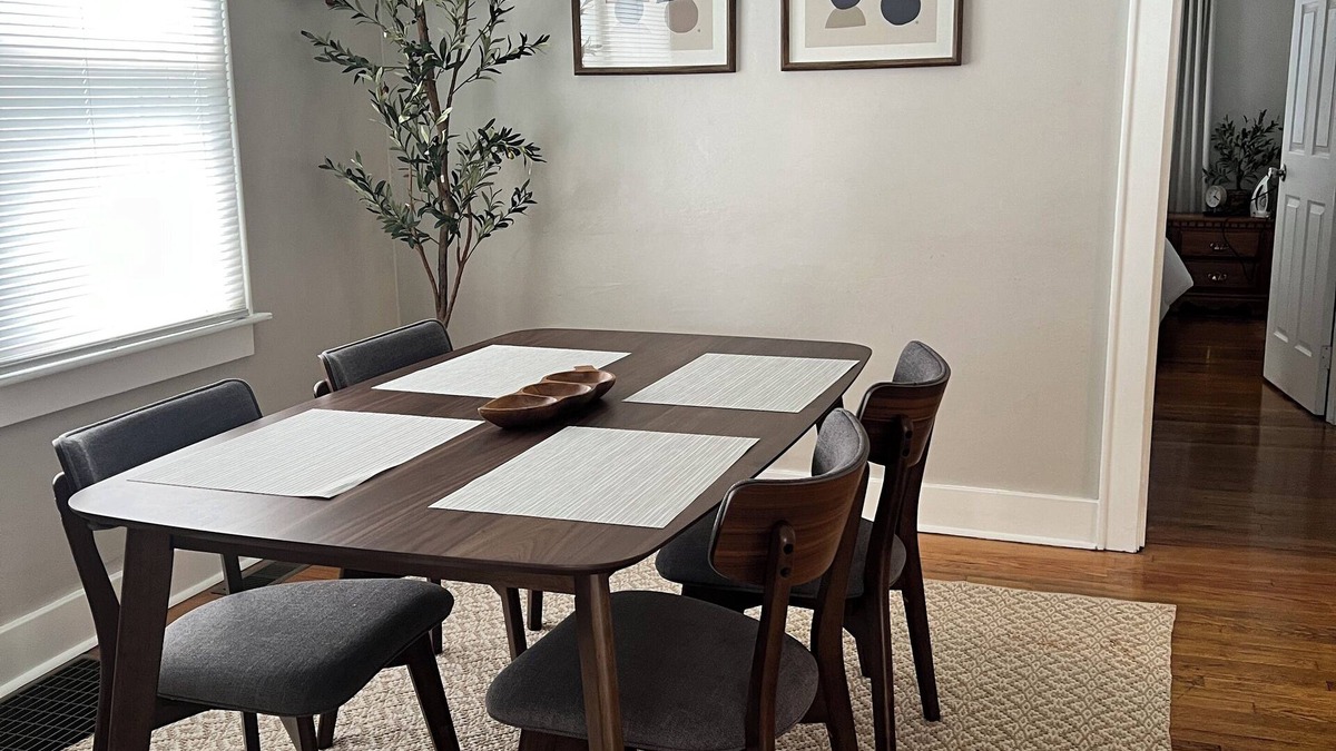 Utica House | Quiet & Cozy—Entire House—NO cleaning fee