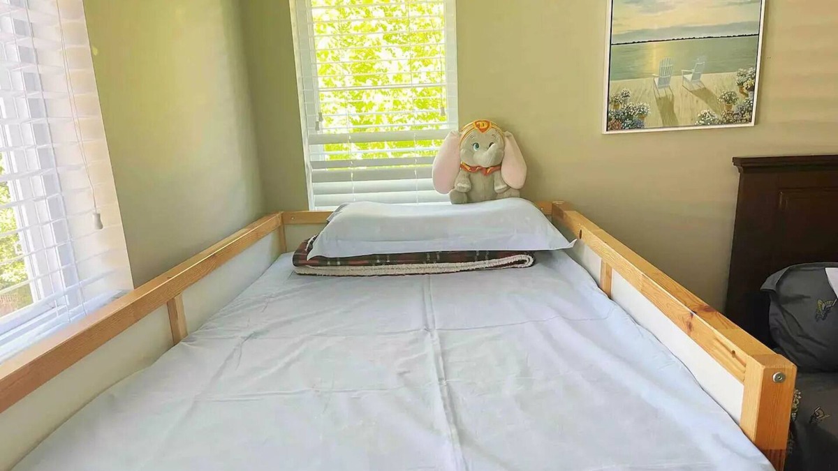 Burke Mountain Villa | Quiet & cozy queen 3bed house Burke Mountain