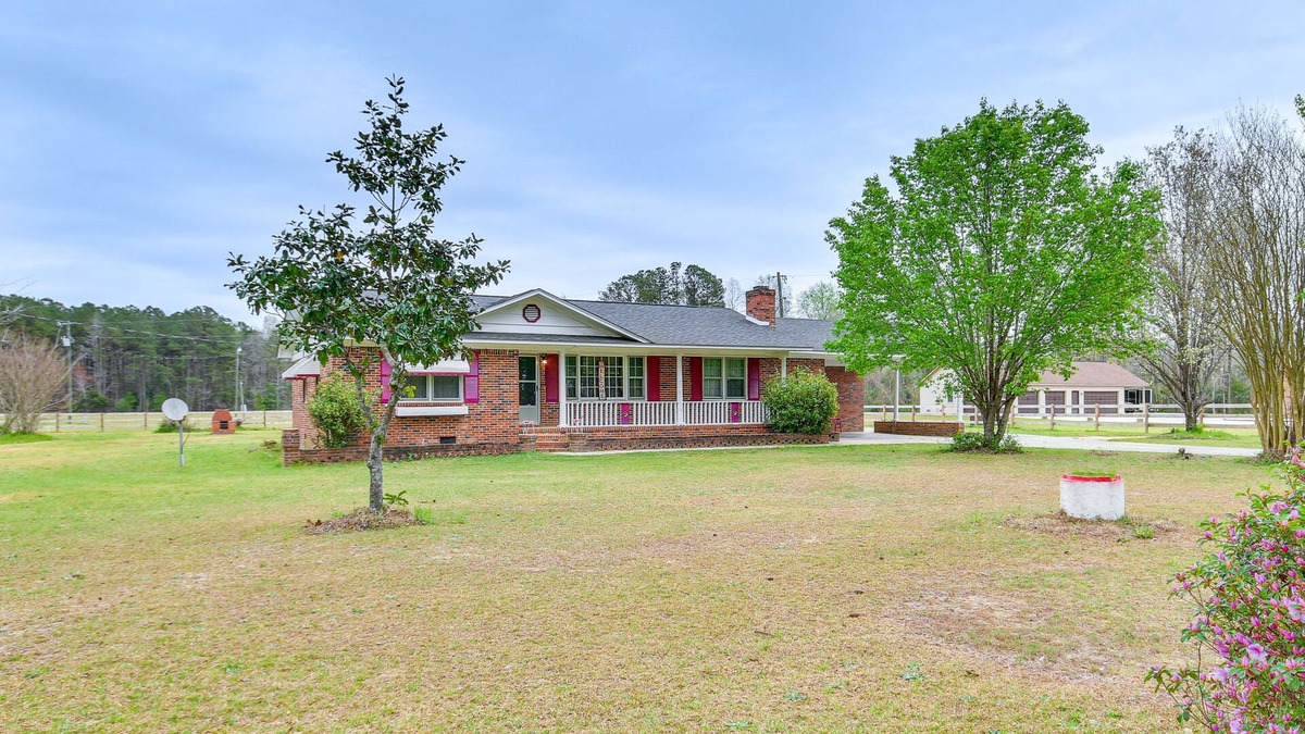 Sumter County House | Quiet & Cozy Rembert Home ~ 9 Mi to Air Force Base