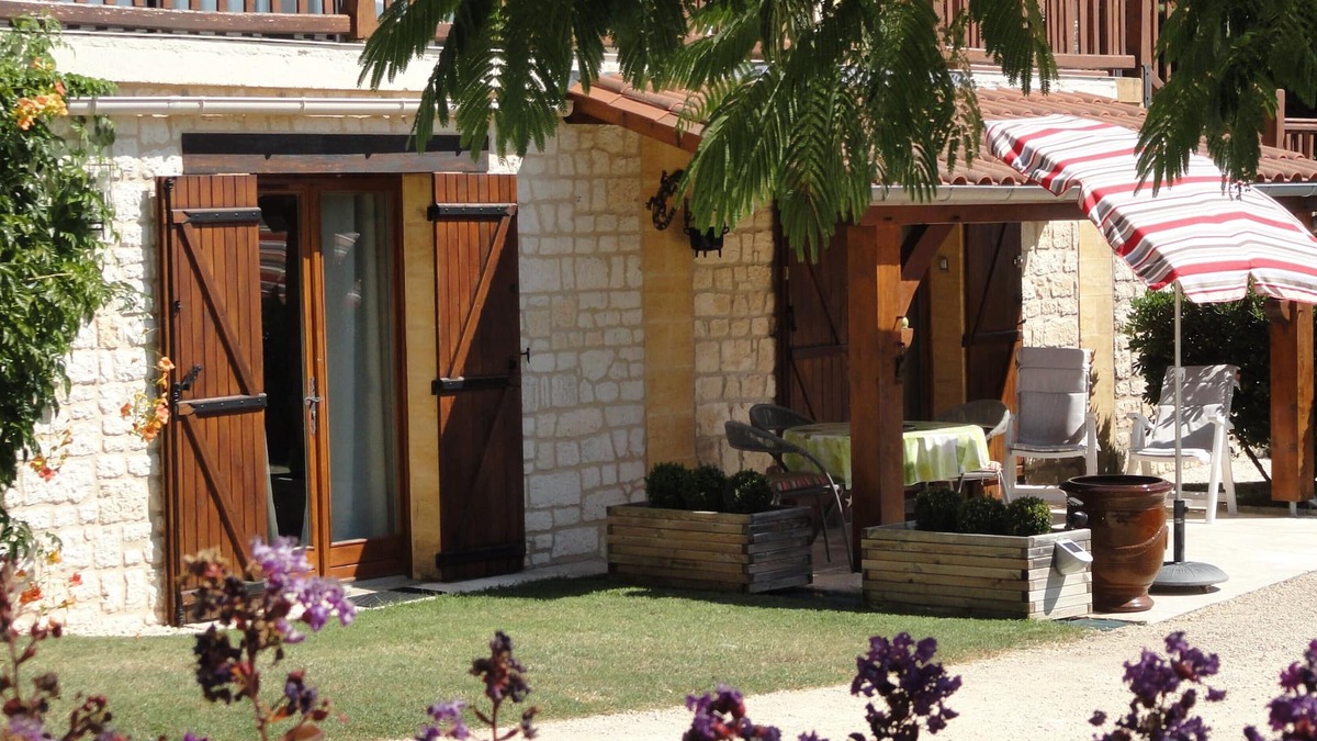 Sarlat-la-Caneda Apartment | Quiet, dead-end street, 10 minutes' walk from the town center, ground floor