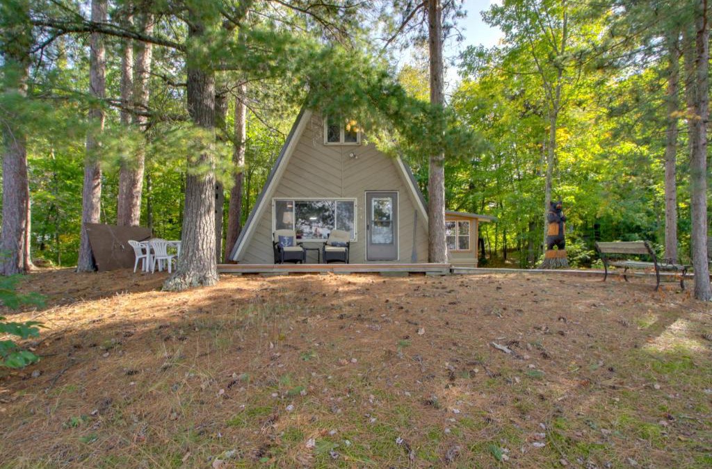 Deer River House | Quiet Deer River Cabin with Dock and Lake View!