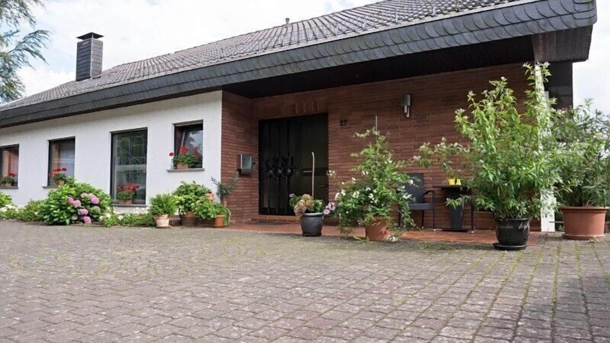 Losheim am See Apartment | Quiet edge of the forest with a beautiful panorama