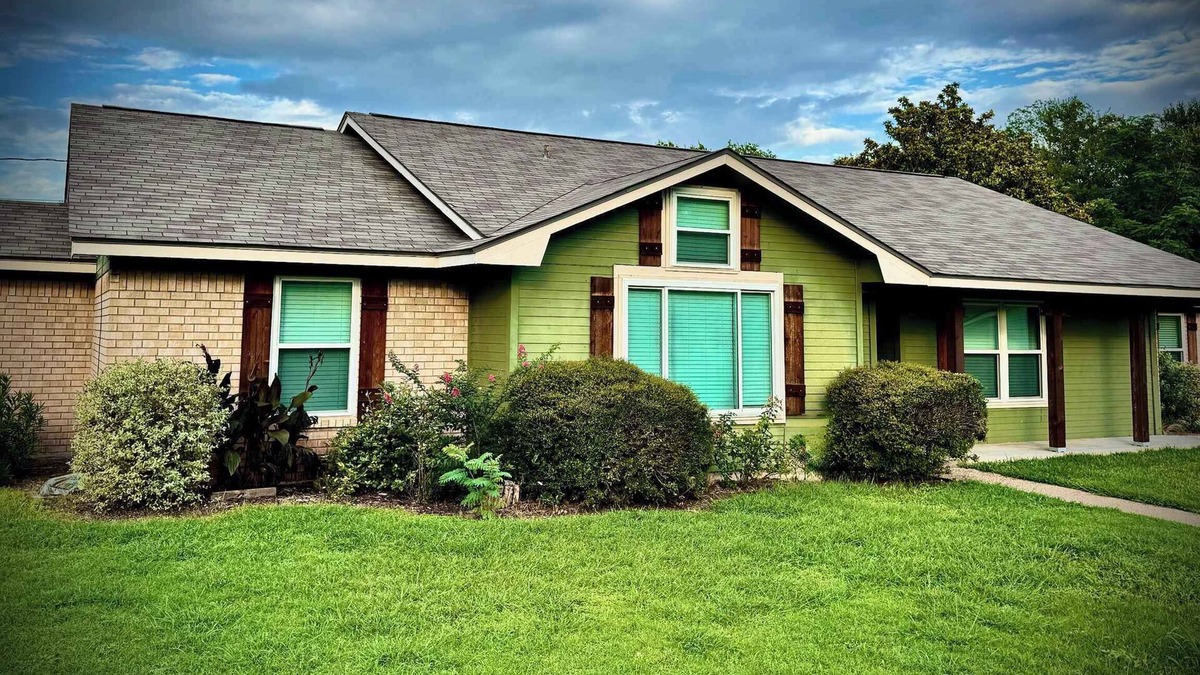 Waco House | Quiet Escape family with Private Pool