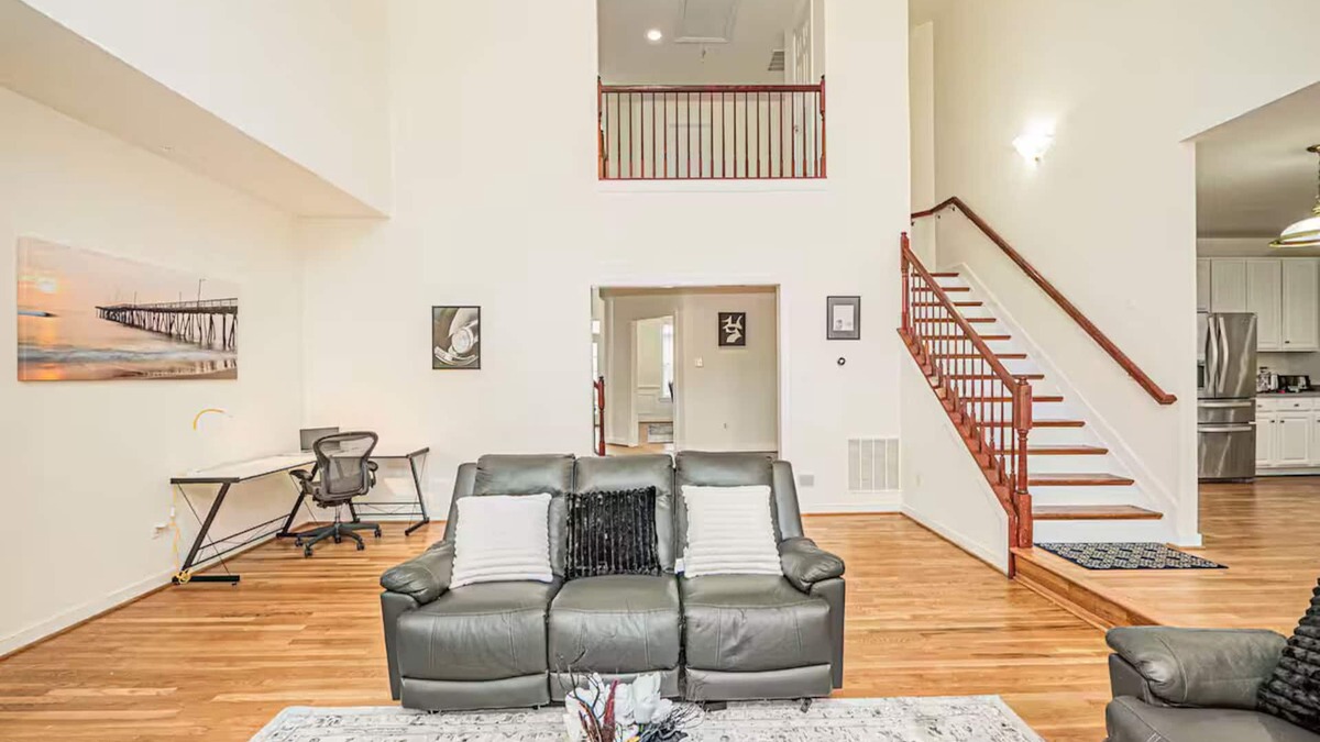 Bowie House | Quiet Escape with Easy DC Access-5BRMs Free Parking