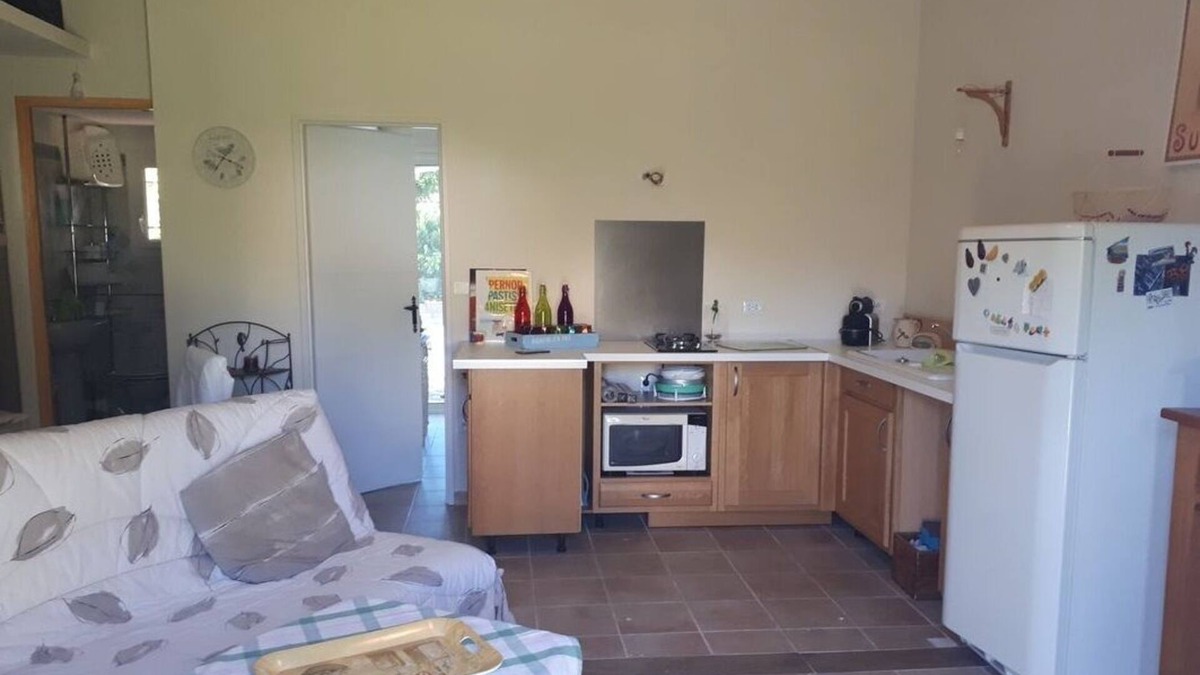 Saint-Paul-en-Foret Apartment | Quiet F2 for weekends/weeks/months