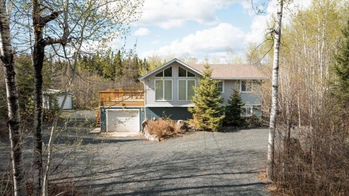 Whiteshell House | Quiet Family Cabin at West Hawk Lake