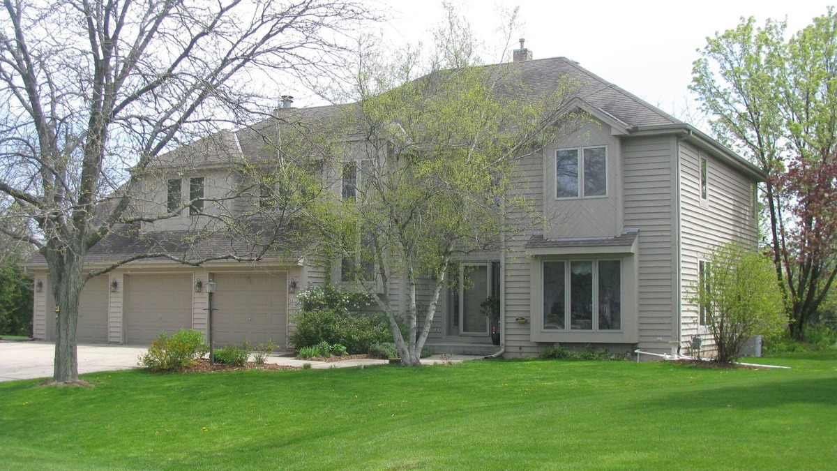 Colgate House | Quiet Family Neighborhood