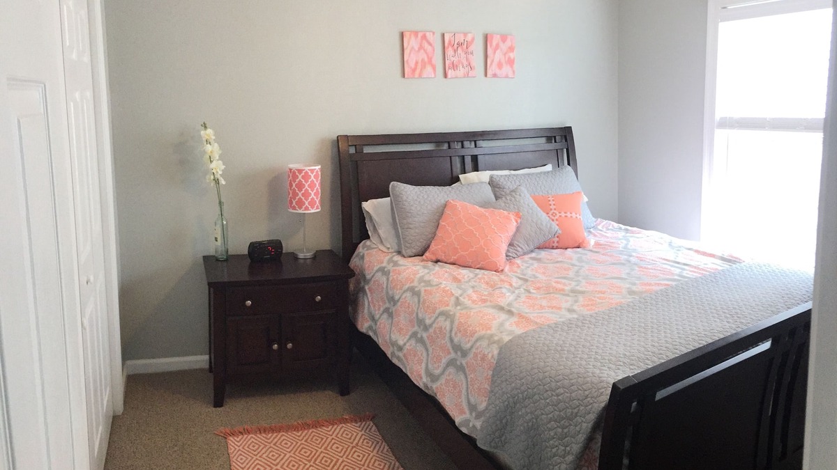 Tallahassee House | Quiet Family Townhouse