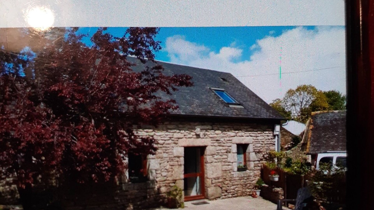 Berrien House | Quiet gîte for 4 people