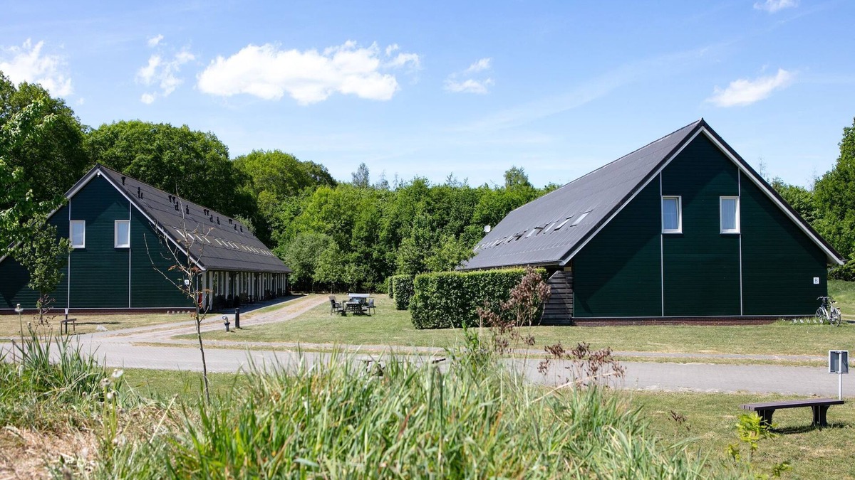 Rheezerveen House | Quiet Glade Stay with Kid