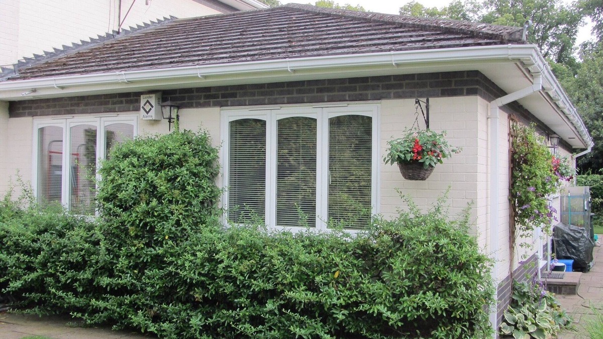 Runnymede Apartment | Quiet Garden Apartment in leafy Surrey on the edge of Windsor Great Park