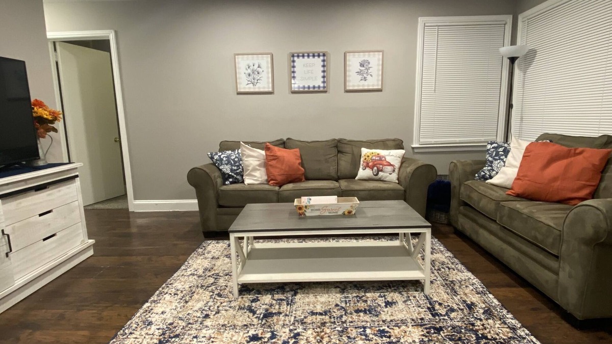 Royal Oak House | Quiet Gem in Royal Oak, RO Downtown & Detroit at Your Door!