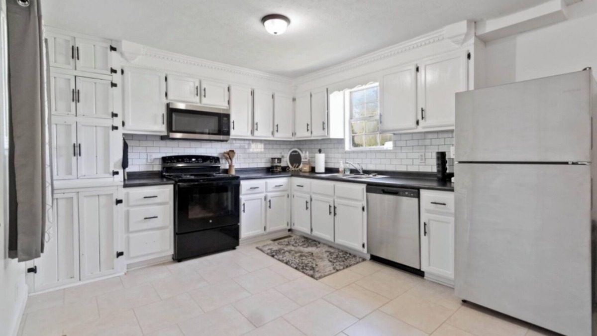 Bethelridge House | Quiet getaway, 15-20 minutes to Lake Cumberland and 5 mins to downtown Somerset