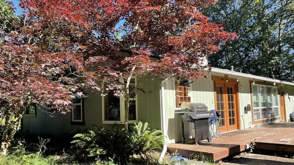 Parkwood House | Quiet Getaway in Port Orchard