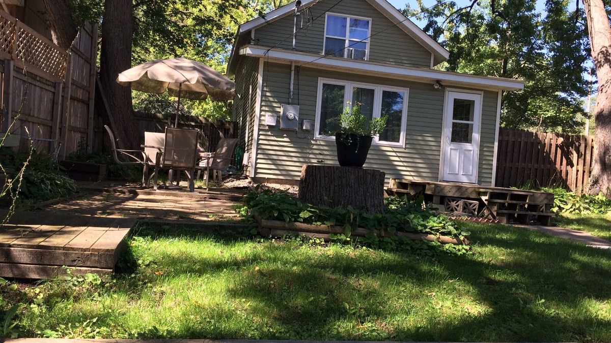 St. Paul House | Quiet Getaway! Pet-Friendly Fenced Backyard DT ST Paul Hudson Wisc. ST CROIX