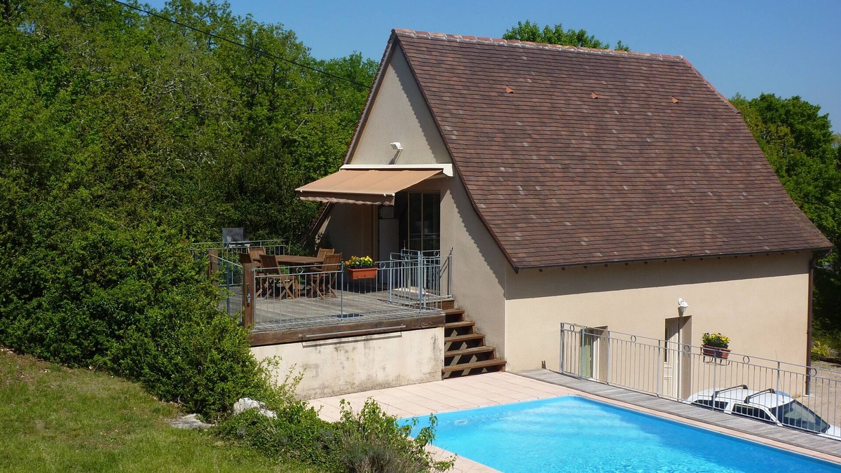 Loubressac Cottage | Quiet gite in one of the most beautiful villages of France, with pool