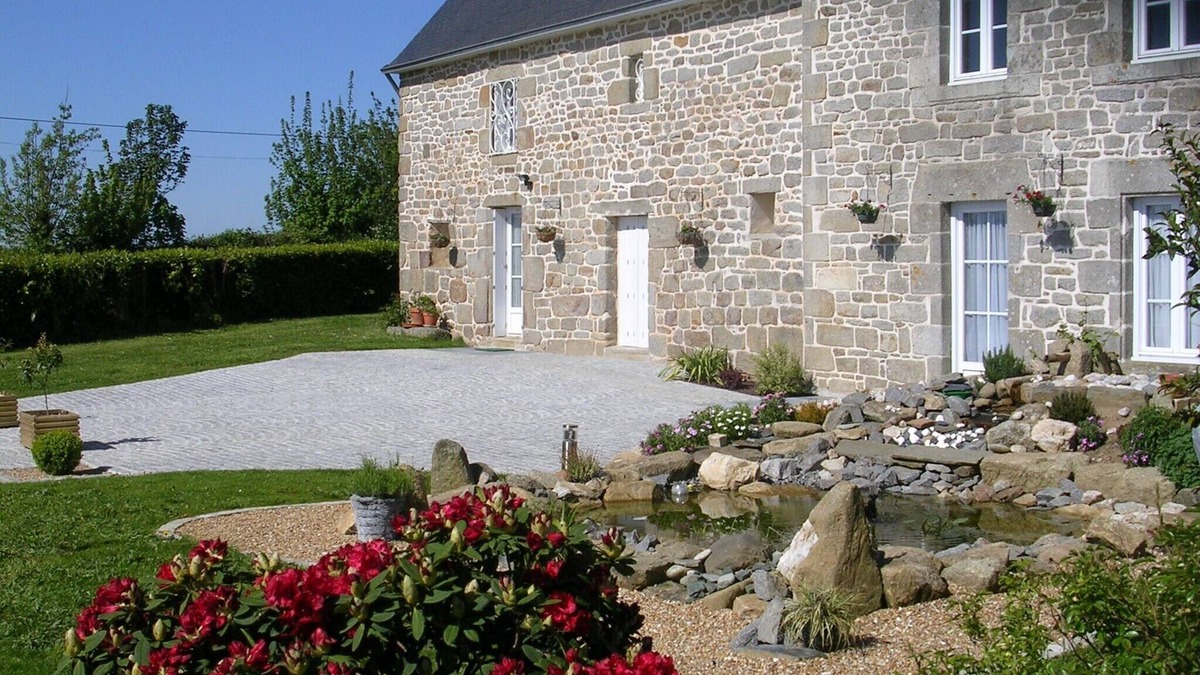 Quimper Cottage | Quiet gîte on the outskirts of Quimper, rated 3*, 3 bedrooms, sleeps 6, fully equipped,