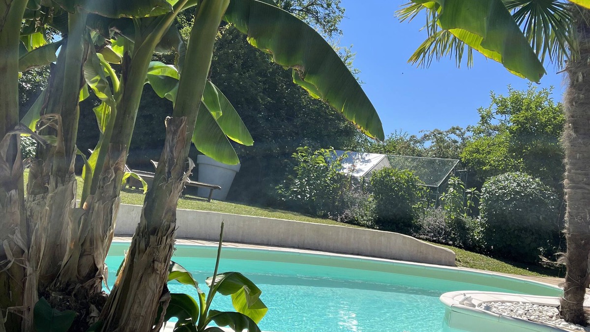Ville-Saint-Jacques House | quiet guest rooms