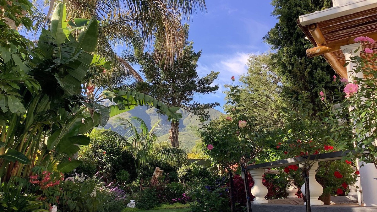 George House | Quiet guest house surrounded by nature.