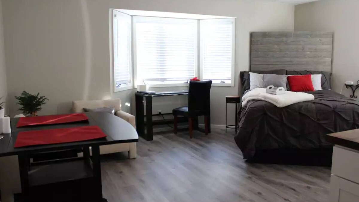 Lee's Summit Apartment | Quiet guest suite located near Historic Downtown Lee's Summit