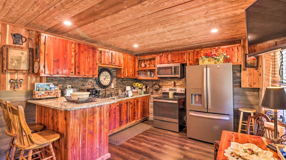 Calico Rock House | Quiet, Historic Manor: Located in Ghost Town!