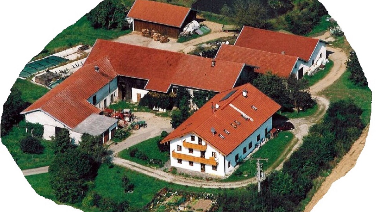 Burgkirchen an der Alz Apartment | Quiet holiday home in the countryside
