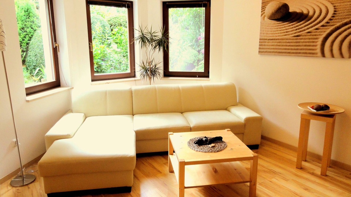 Leubnitz-Neuostra Apartment | Quiet holiday home, high quality, lovingly furnished