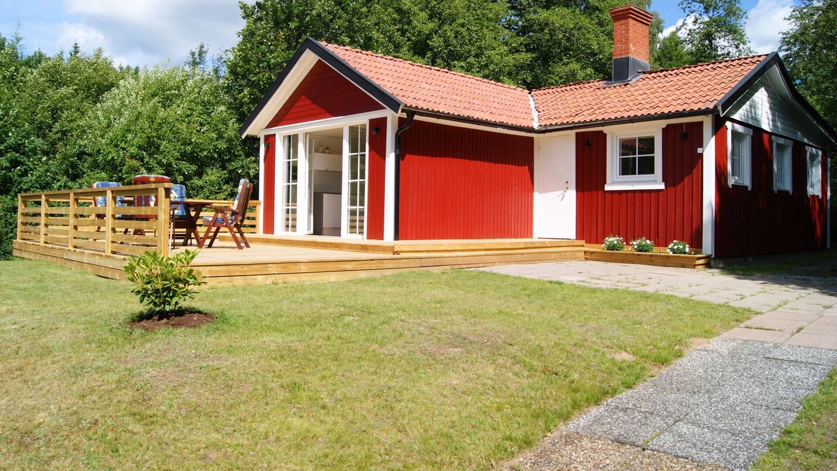 Vathult House | Quiet holiday house in the woods by the lake