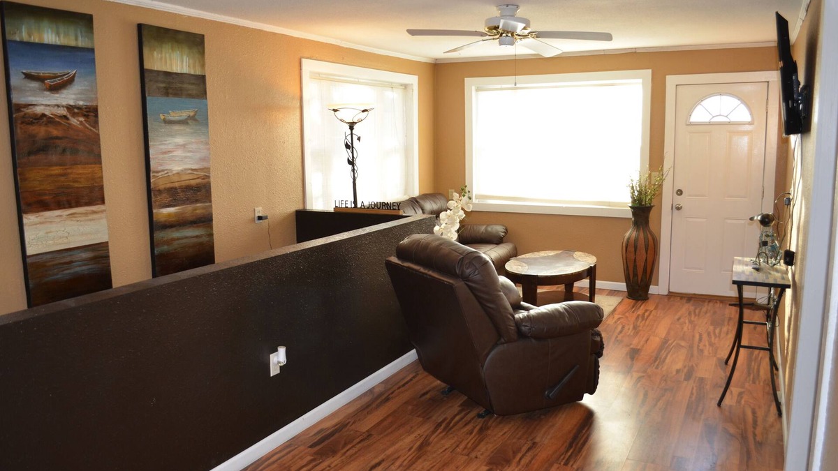 Sergeant Bluff House | Quiet home in the heart of town, close to Airport and Interstate