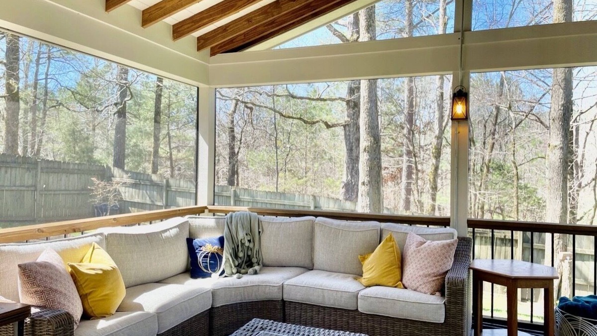 Oxford House | Quiet Home in the Woods, Minutes to Campus with a Gorgeous Back Porch!