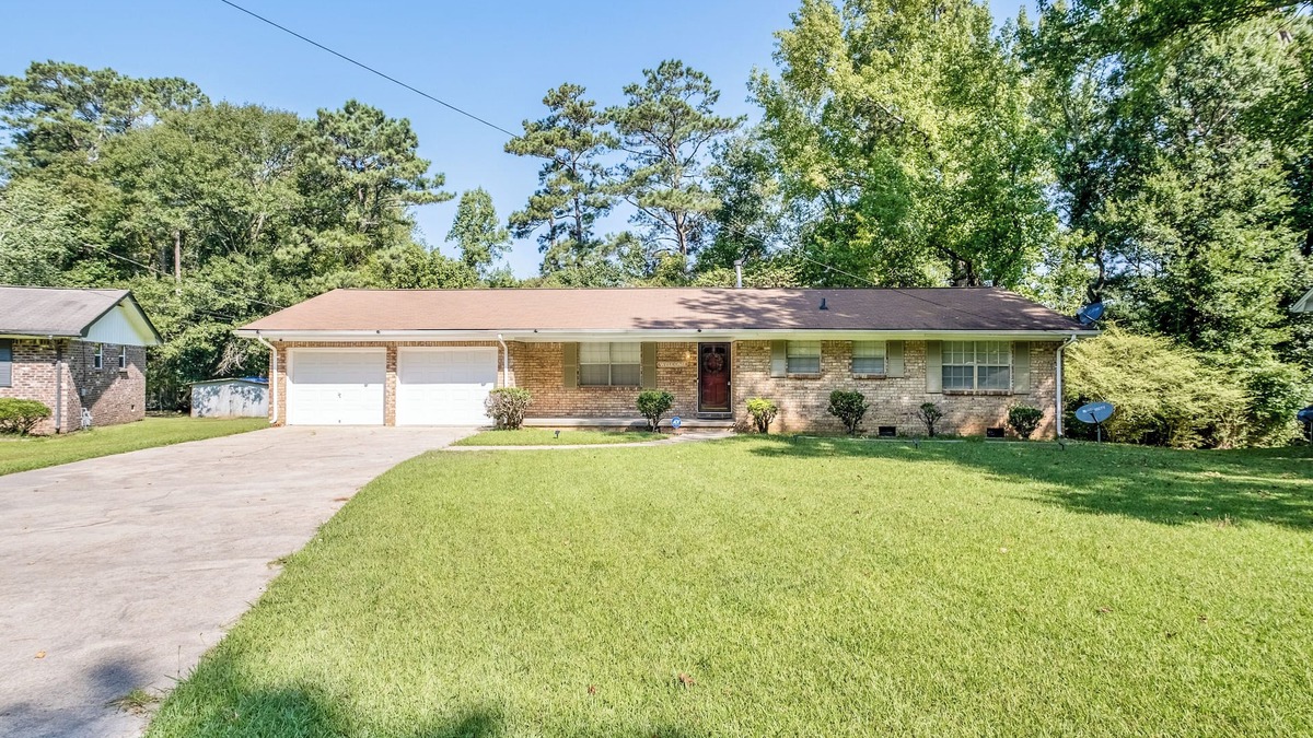 Ellenwood House | Quiet Home Minutes to Airport & Downtown Atlanta