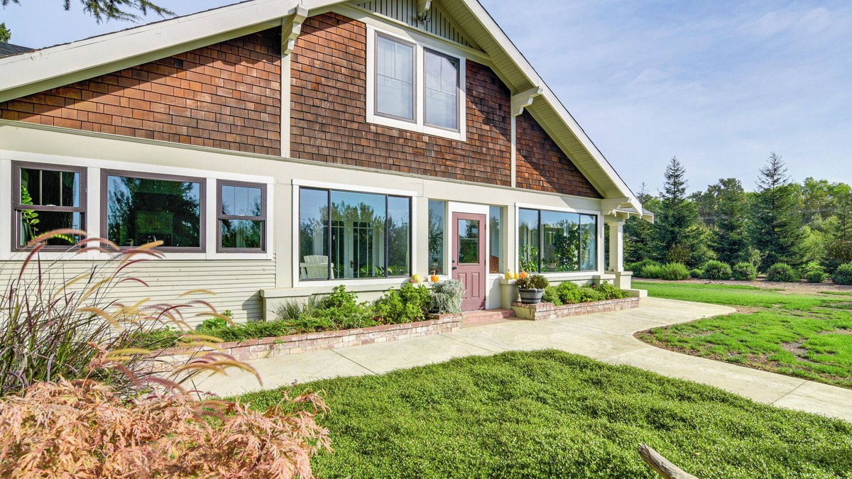 Glenn County House | Quiet Home Near Sacramento River: Deck & Fire Pit