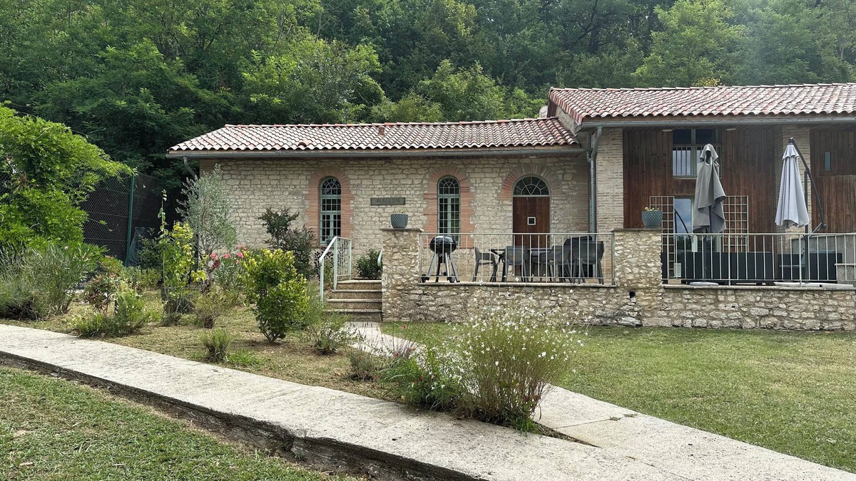 Vazerac House | Quiet house above the lake of Molières in Tarn et Garonne