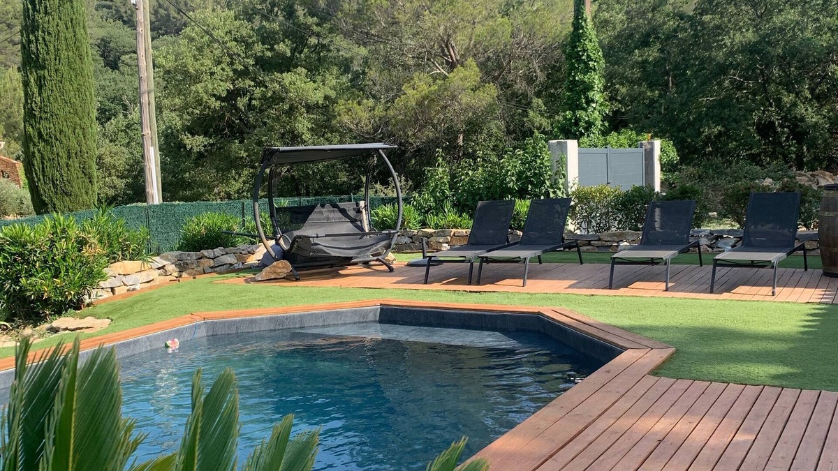 Evenos House | Quiet house