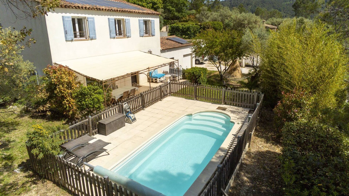 Sollies-Toucas Villa | Quiet house with swim pool & children's playground - 15 km from Hyères & Toulon