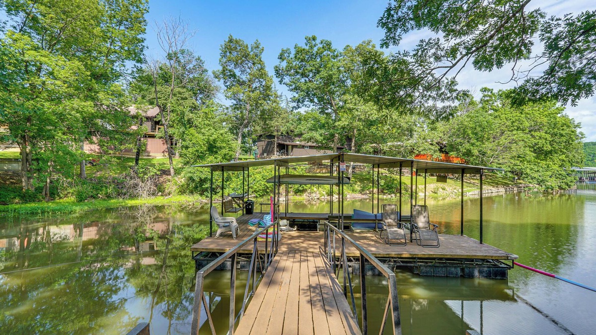 Camdenton Cabin | Quiet Lake of the Ozarks Cabin w/Dock + Gazebo!