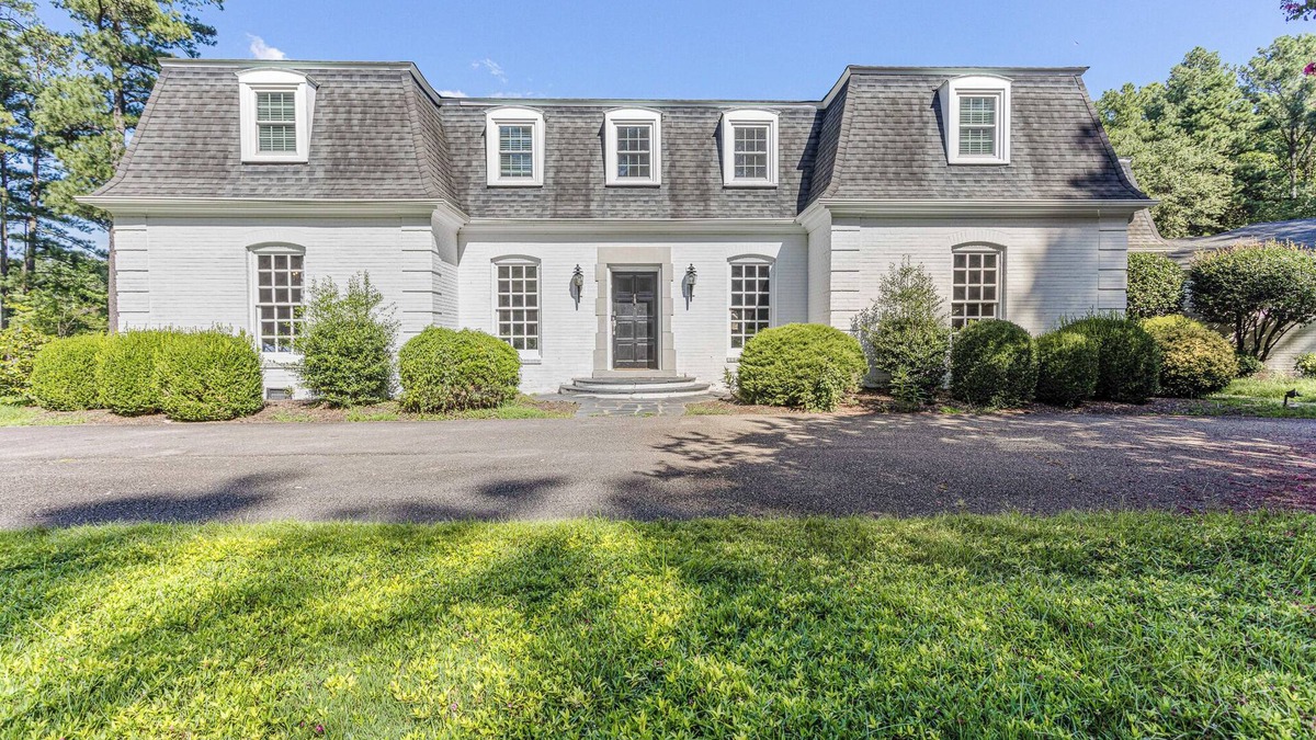 Petersburg House | Quiet lake view w/spacious rooms! Movie room & more