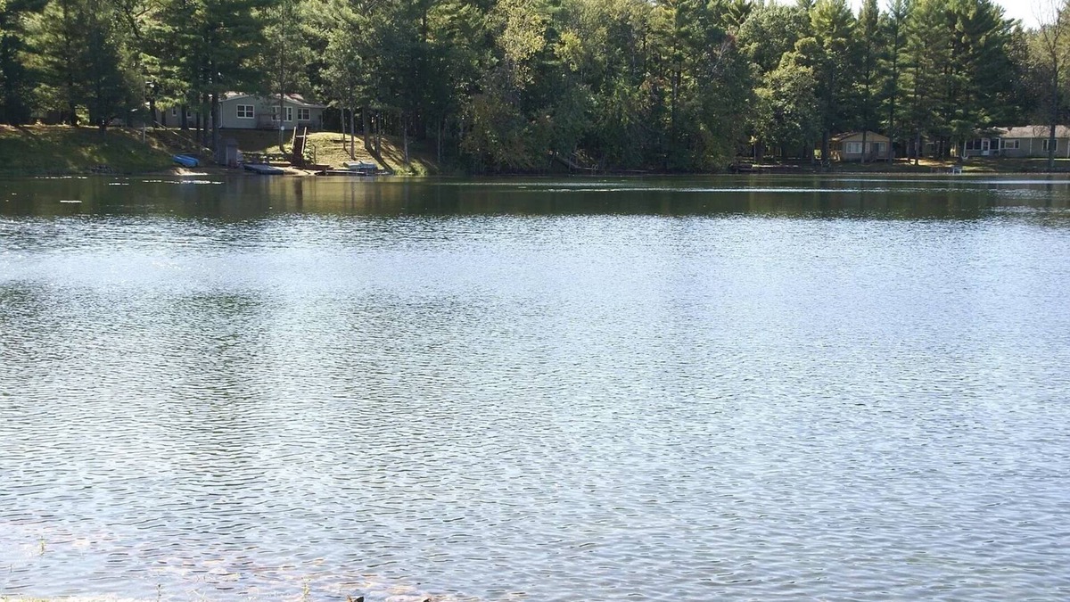 Neshkoro House | Quiet Lake with Kayaks and Direct Beach Access!